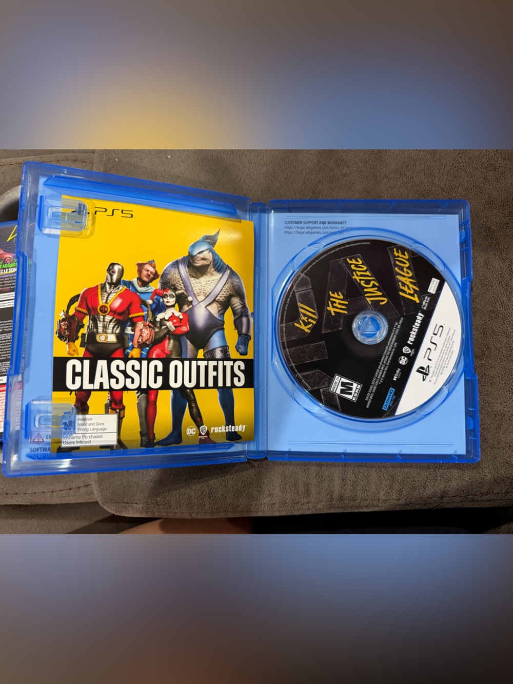 PS5 - Picture 2 of 3